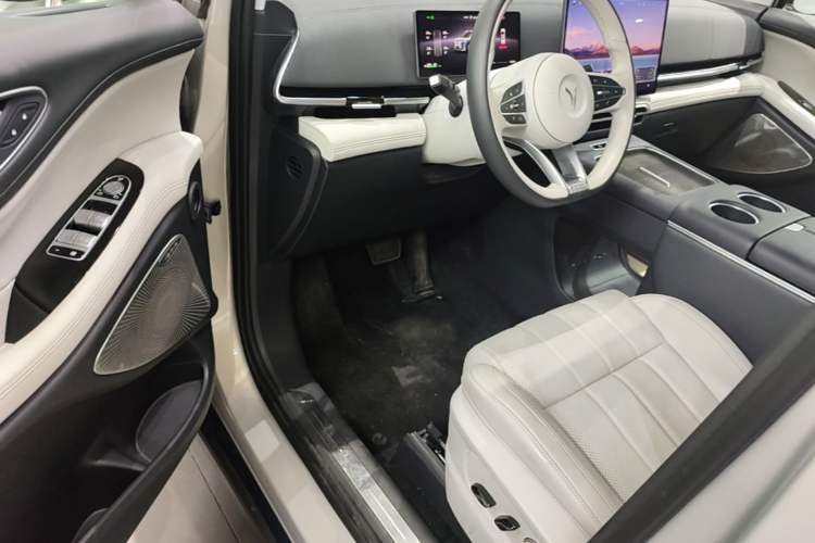 Used VOYAH Dream 2025 EV Four-Wheel-Drive Flagship Qiankun Version
