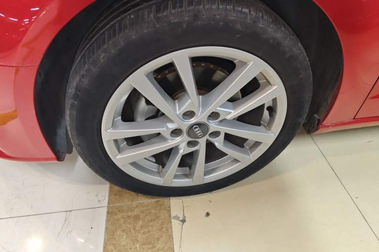 Used Audi A3 2020 Restyled Sportback 35 TFSI Entry-Level China VI Emission Standard Left Front Wheel Hub