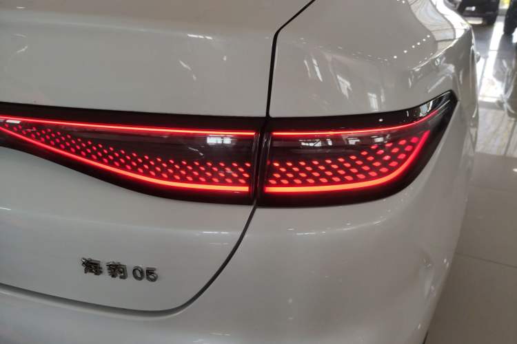Used BYD Seal 05 DM-i 2025 DM-i Smart Drive 55KM Luxury Model Right Rear Taillight