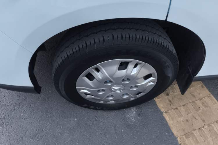 Used SAIC MAXUS Xintu V70 2025 2.0T Automatic Short Wheelbase Ultra-Low Roof Elite Edition – 5/6 Seats
