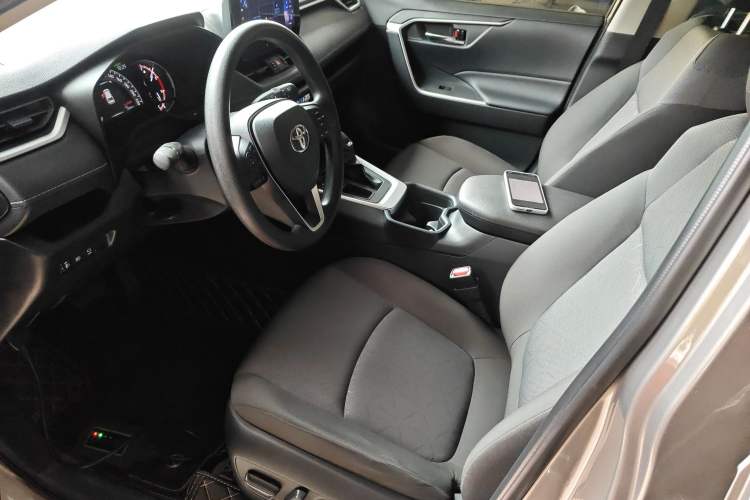 Used Toyota RAV4 2023 2.0L CVT Two-Wheel Drive Fashion Edition Left Front Seat