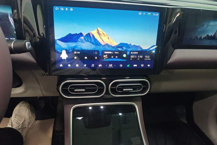 Used Leapmotor C11 2023 Pure Electric 500 Comfort Edition Audio And AC Panel