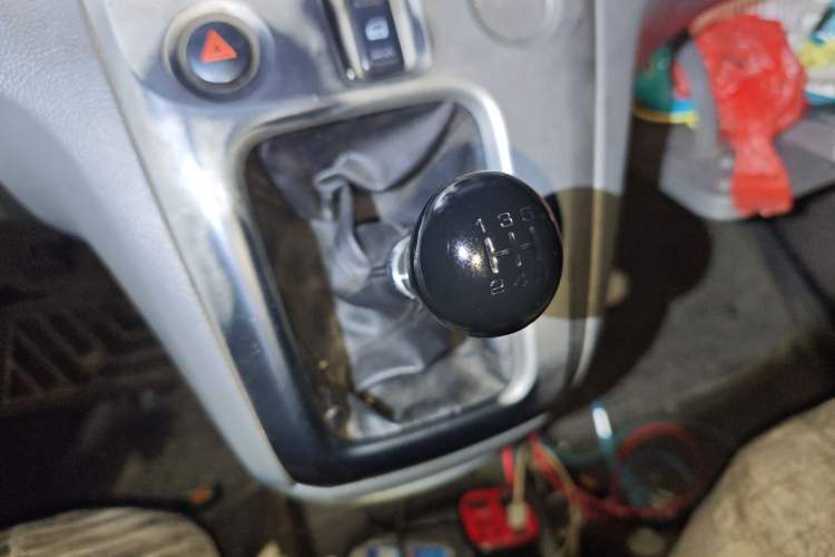 Used Nissan NV200 2011 1.6L 232 Seats Zunya Trim
