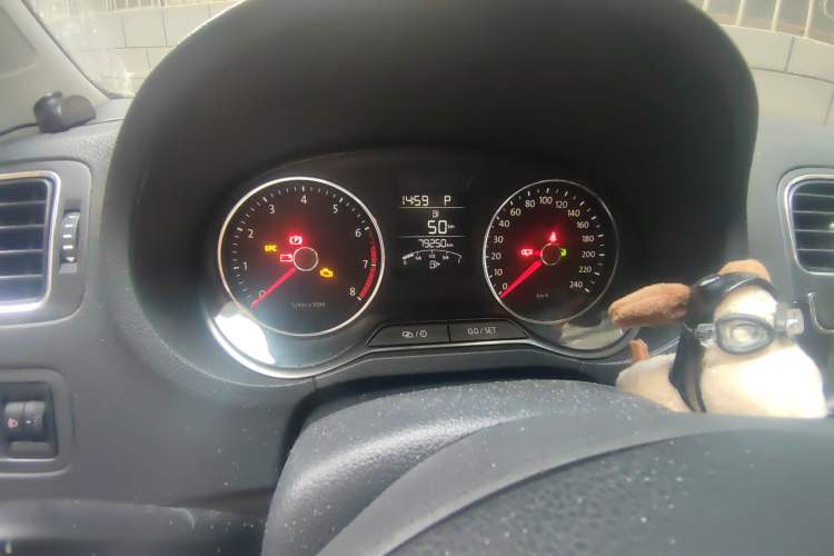 Used Volkswagen Polo 2014 1.6L Automatic Comfort Edition
