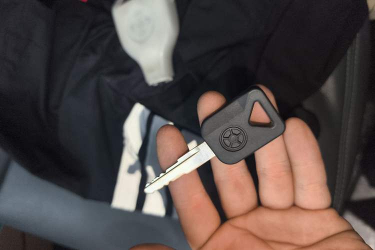 Used CHANGAN KAICHENG Ruixing M90 2018 2.0L Comfort Version Flat-Top Hatchback with 6 Seats Equipped with 4G94S