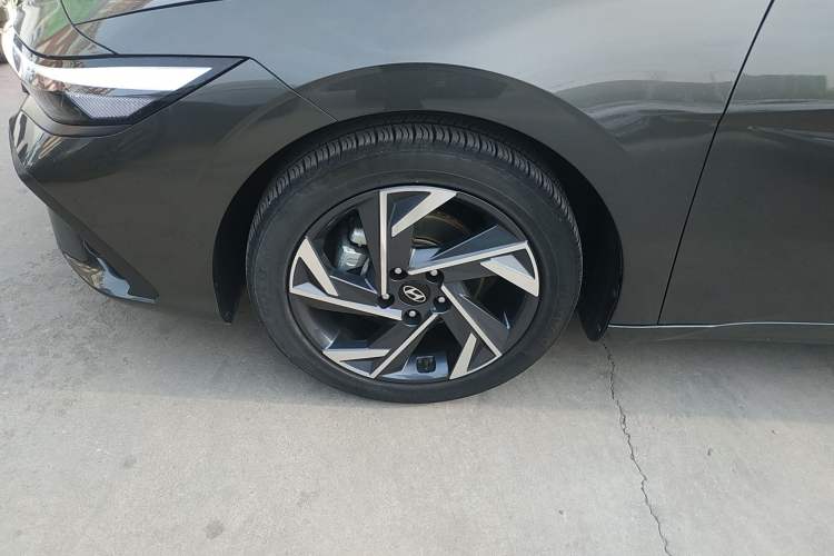 Used Hyundai Elantra 2023 1.5L CVT GLX Elite Edition Exterior 4