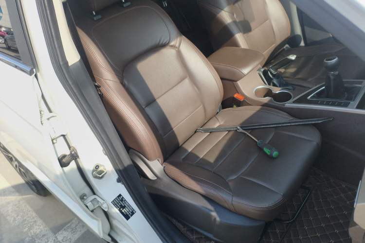 Used FORTHING Joyear X5 2017 1.6L Manual Luxury Model Right Front Seat