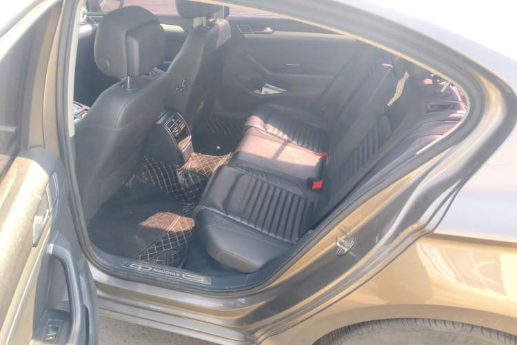 Used Volkswagen Magotan 2017 330TSI DSG Leading Model
