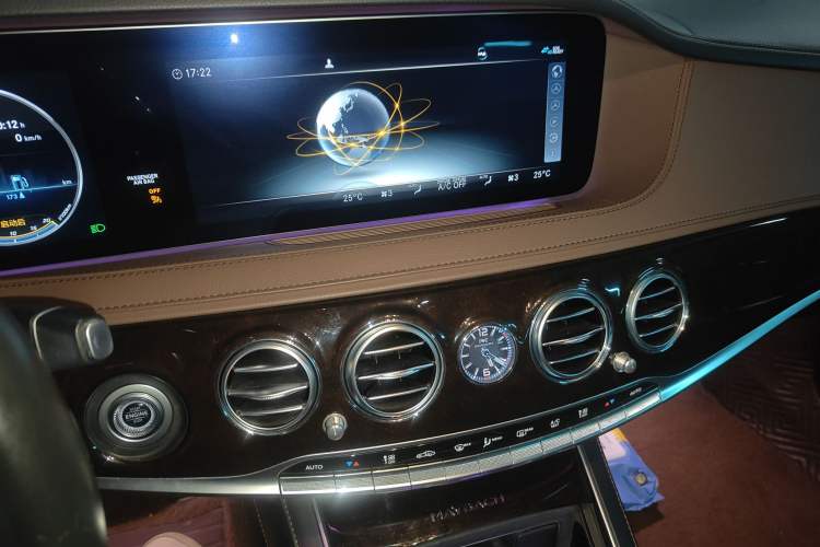 Used Mercedes-Benz Maybach S-Class 2019 S 450 4MATIC Audio And AC Panel