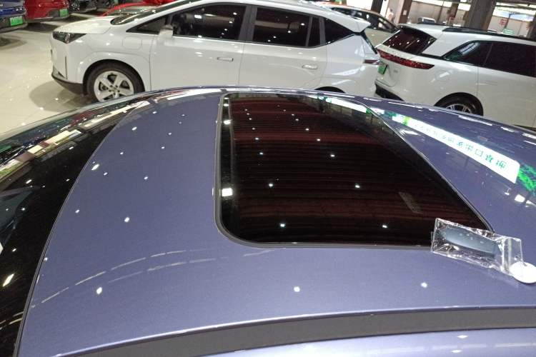 Used Nissan N6 2026 Model 180 Max Roof