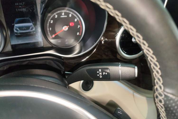 Used Mercedes-Benz V-Class 2018 V 260 Prestige Edition China VI
