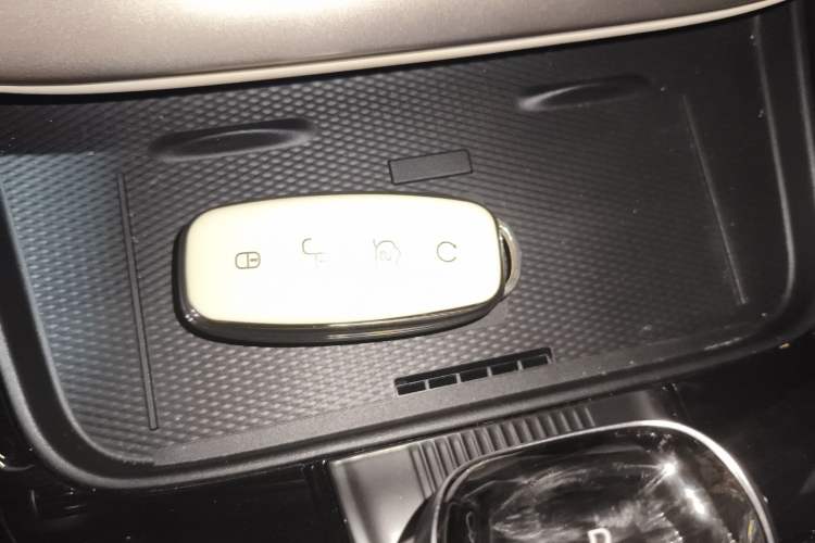 Used Denza D9 2024 DM-i 980 Four-Wheel Drive Prestige Model Interior 1