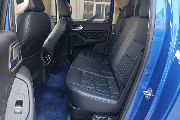 Used Great Wall Poer 2019 2.0T Automatic Gasoline Two-Wheel Drive Comfort Edition GW4C20B Left Rear Seat