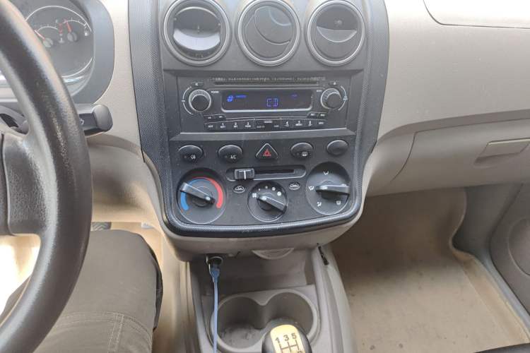 Used Wuling Hongguang 2014 1.2L Standard Model China IV