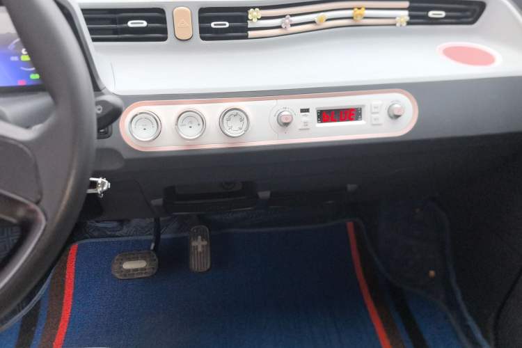 Used Wuling Hongguang MINIEV 2021 Macaron Fashion Model Lithium Iron Phosphate
