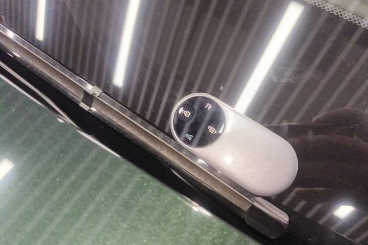 Used Hima AITO M8 2025 Extended-Range Max+ Version 53.4 kWh 5-Seater Edition Interior 1