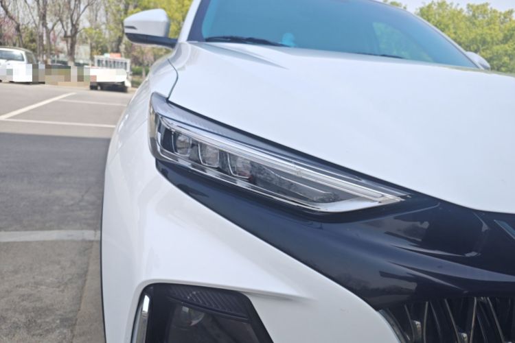 Used CHANGAN OSHAN X7 PLUS 2023 Enjoy Edition 1.5T Automatic Smart Edition 7-Seater Right Front Headlight