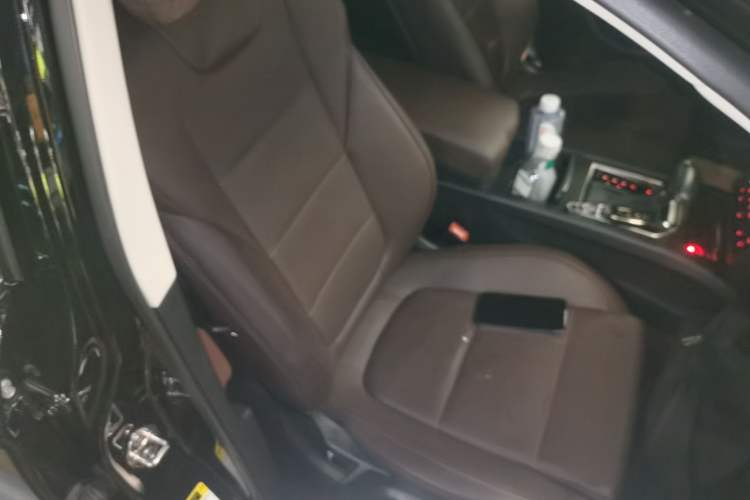 Used Hongqi H7 2018 2.0T Elite Edition
