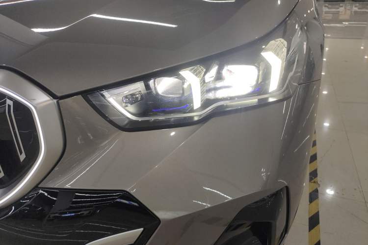 Used BMW 5 Series 2024 530Li Luxury Edition M Sport Package Left Front Headlight