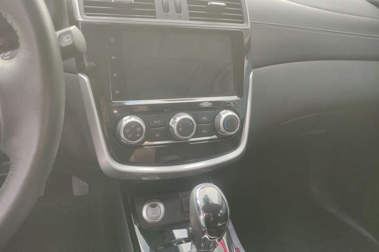 Used Nissan Tiida 2020 1.6L CVT Smart Drive Edition Audio And AC Panel
