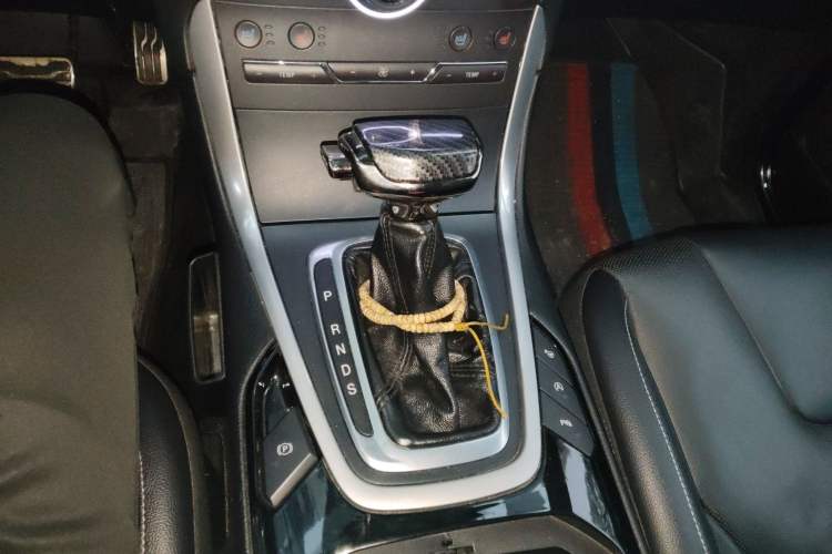 Used Ford Edge 2015 2.0T GTDi Four-Wheel Drive Prestige Model Gear Lever