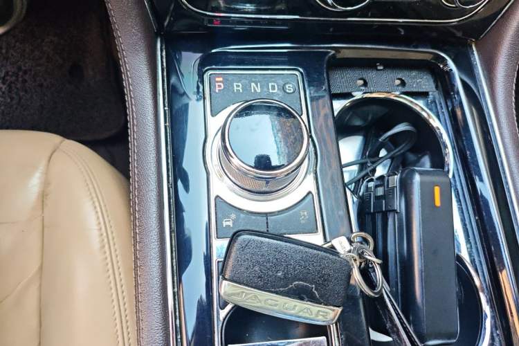 Used Jaguar XJ 2014 XJL 2.0T Two-Wheel Drive Panoramic Business Edition
