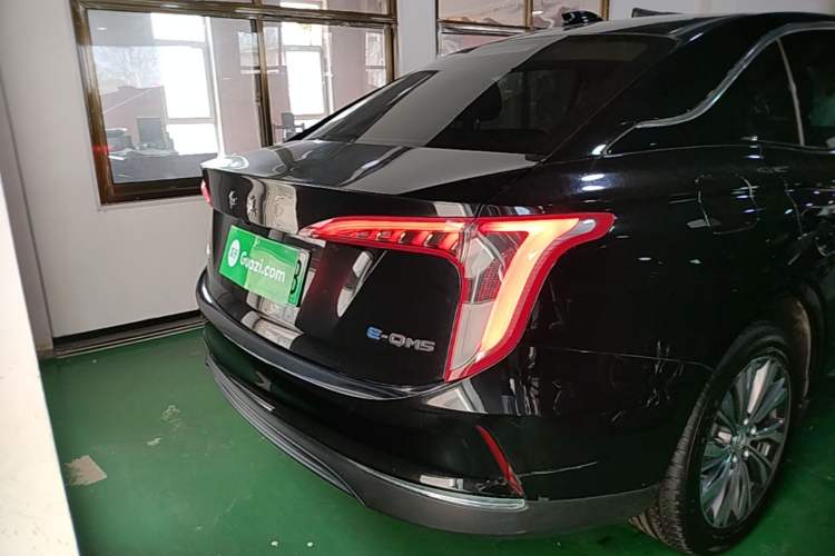 Used Hongqi E-QM5 2022 431 km Charge & Enjoy Edition