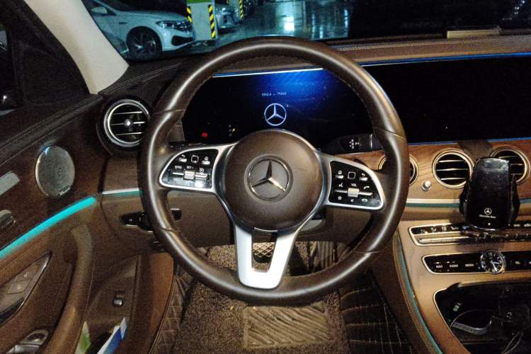 Used Mercedes-Benz E-Class 2020 Restyled E 300 L Exclusive Edition Steering Wheel