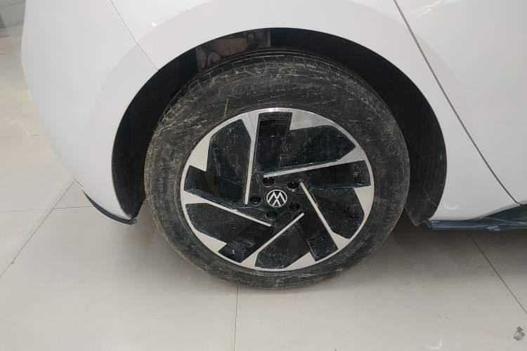 Used Volkswagen ID.3 2024 Outstanding Edition Exterior 2