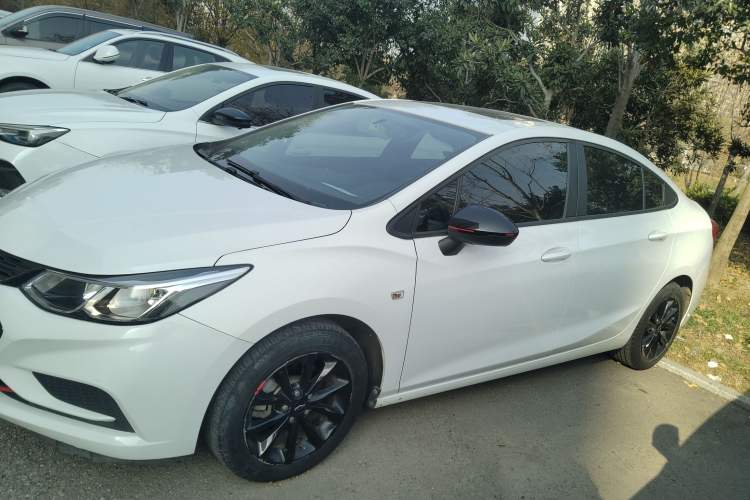 Used Chevrolet Cruze 2018 Redline 320 Automatic Pioneer Edition
