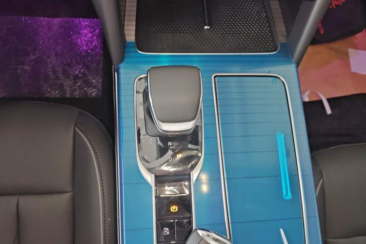 Used Hongqi HS7 PHEV 2024 2.0T PHEV Four-Wheel Drive Flagship Edition 7 Seats
