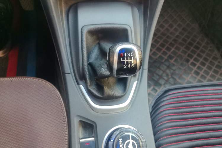 Used Haima V70 2016 2.0L Manual - Comfort Edition 6 Seats
