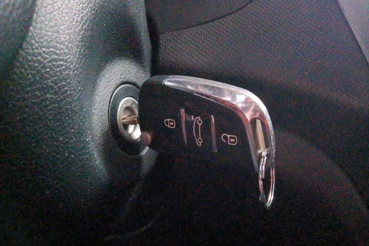 Used Hyundai Verna Ray 2014 1.4L Automatic GLX Vehicle Key