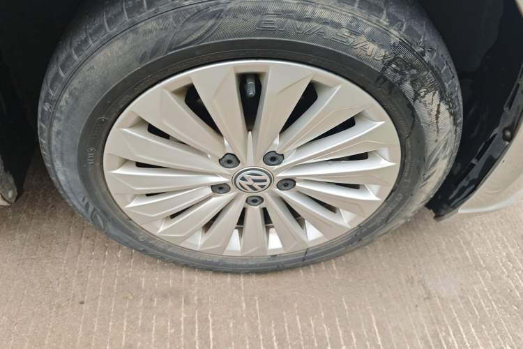 Used Volkswagen Lavida 2019 1.5L Automatic Comfort Edition China VI Standard Right Front Wheel Hub