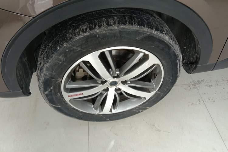 Used Haval H6 2017 Red Label 2.0T Automatic Two-Wheel Drive ZhiShang Model Left Front Wheel Hub