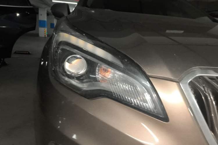 Used Buick Envision 2015 20T Two-Wheel-Drive Leading Model
