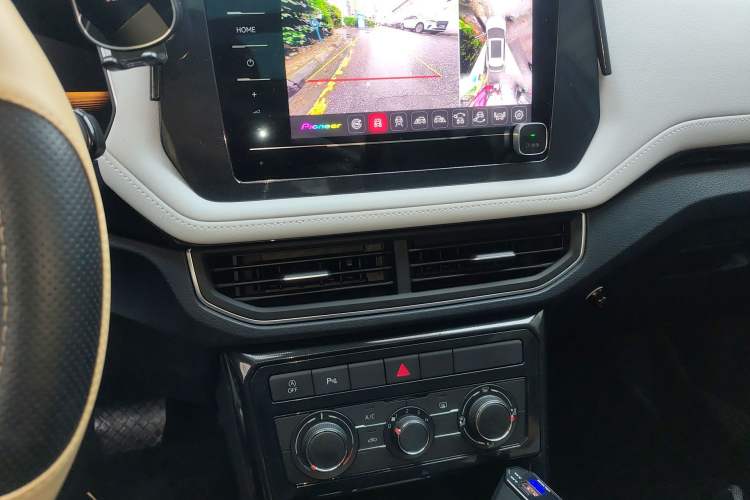 Used Volkswagen Tharu 2026 Model Xinrui 1.5L Ruiyi Edition Audio And AC Panel