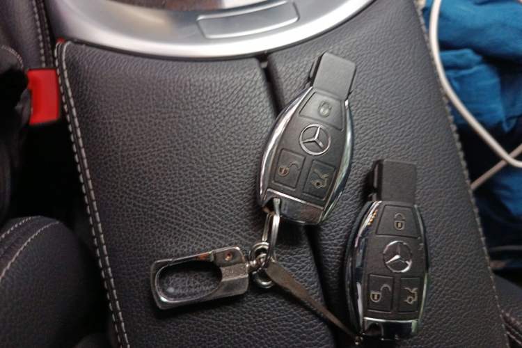 Used Mercedes-Benz GLC 2018 Facelifted GLC 260 4MATIC Dynamic Edition Vehicle Key