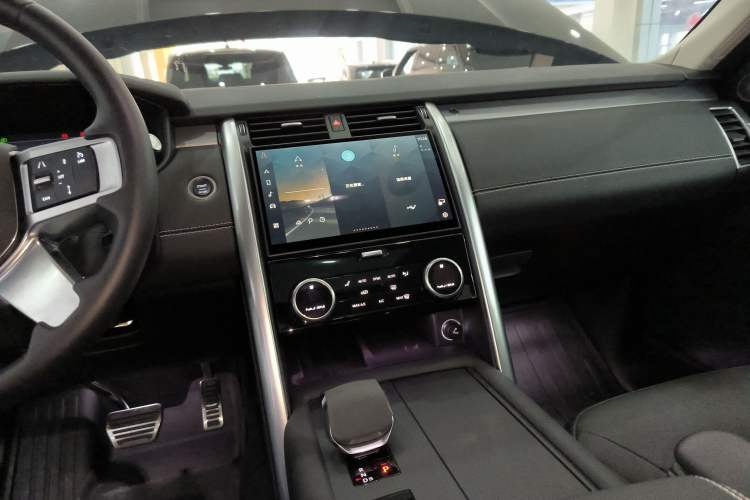 Used Land Rover Discovery 2023 Restyled 360 PS R-Dynamic SE