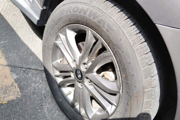 Used Hyundai ix35 2013 2.0L Automatic Two-Wheel Drive Smart GLS China IV Standard