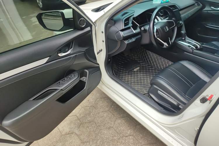 Used Honda Civic 2016 220TURBO CVT Luxury Edition