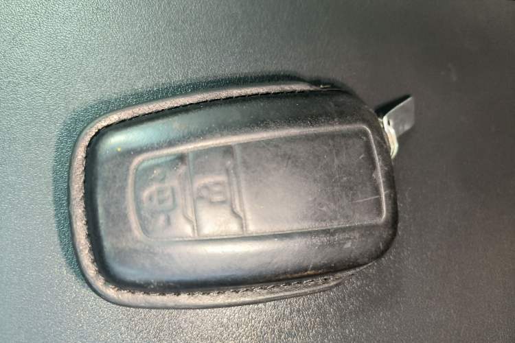 Used Toyota Highlander 2022 Dual-Engine 2.5L Two-Wheel Drive Elite Edition 7-Seater Vehicle Key