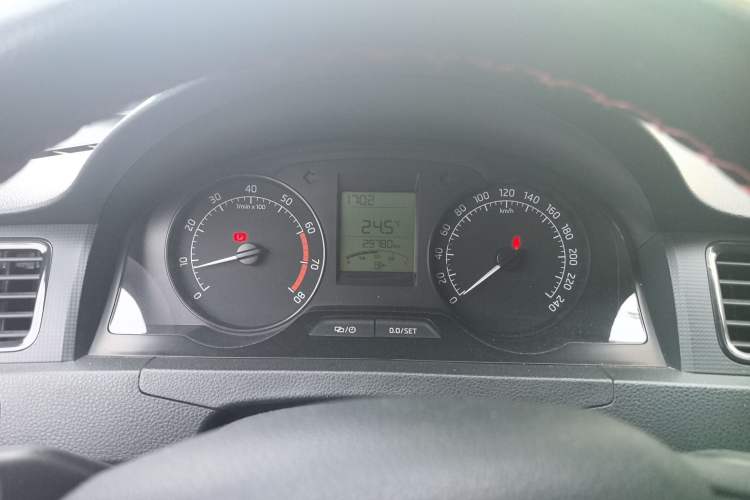 Used Skoda Rapid 2016 1.4L Manual Front-Wheel Drive Model Instrument Cluster