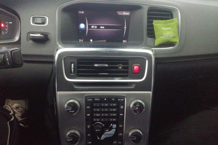 Used Volvo S60 2019 S60L T3 Intelligent Upgrade Edition Audio And AC Panel