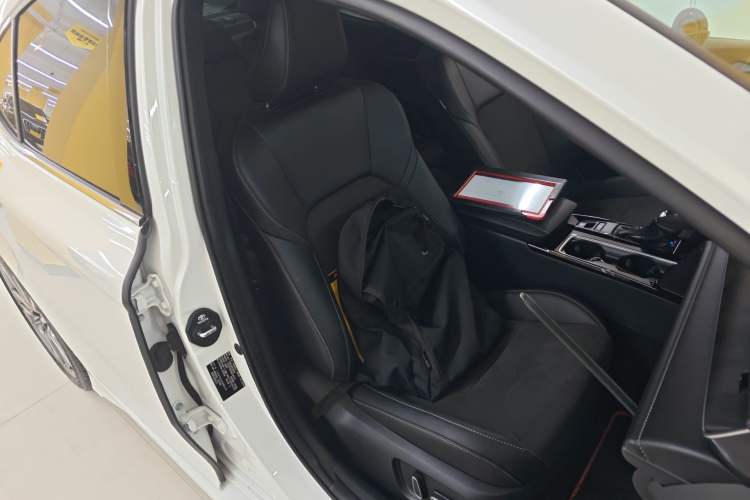 Used Toyota Camry 2024 Dual-Motor 2.0 HXS Sport Plus Edition Right Front Seat