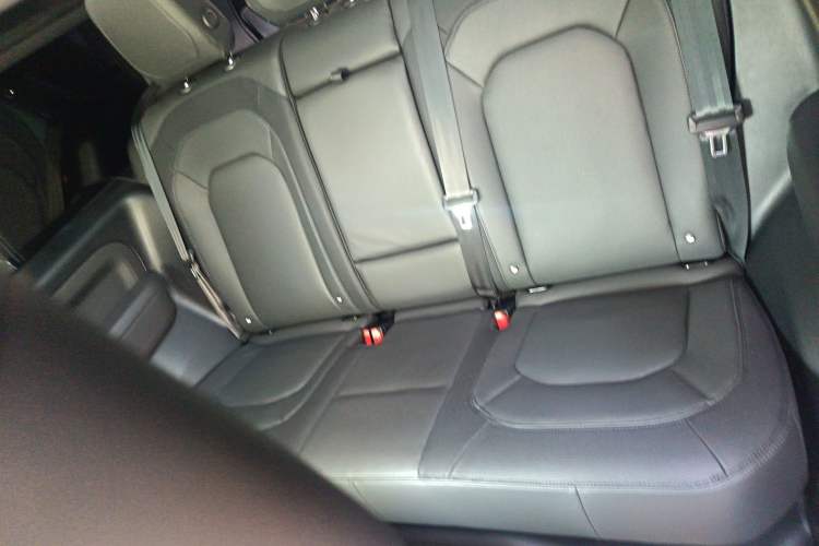 Used Land Rover Defender 2023 90 2.0T P300 X-DYNAMIC HSE
