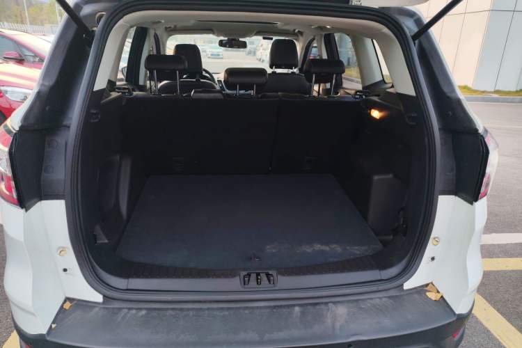 Used Ford Kuga 2019 EcoBoost 180 Two-Wheel-Drive Platinum Edition China VI Standard