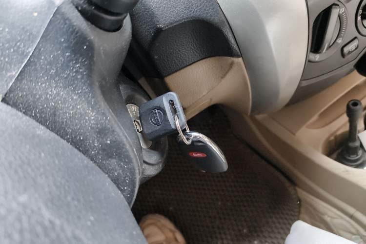 Used Nissan Livina 2013 1.6XE Manual Comfort Edition Vehicle Key