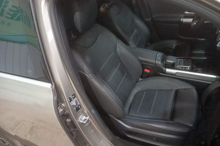 Used Mercedes-Benz EQB 2022 EQB 350 4MATIC First Edition Special Version Right Front Seat