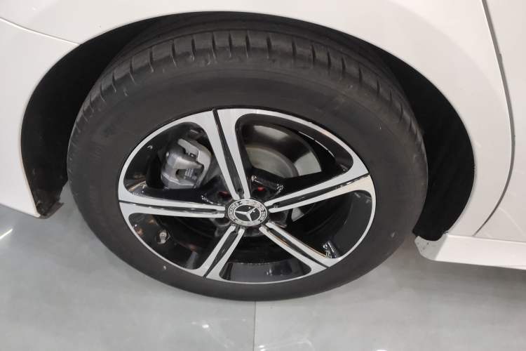 Used Mercedes-Benz A-Class 2023 A 200 L Fashion Model Right Rear Wheel Hub